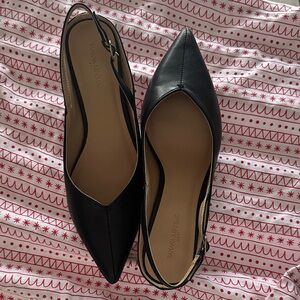 Banana Republic Black Pointed Toe Kitten Heels